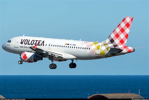 EC NBD Volotea Airlines Airbus A319 112 Photo by Adolfo Bento de Urquía