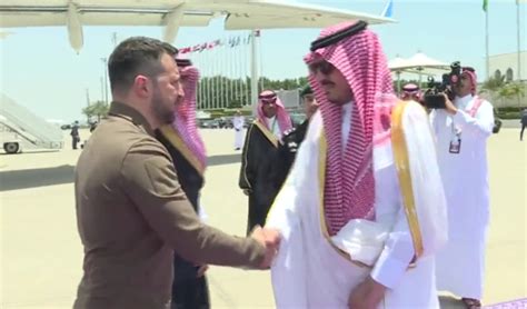 Presidente De Ucrania Viaja De Sorpresa A Arabia Saudita Para Asistir A