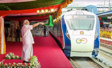 Pm Modi Flags Off Kerala S First Vande Bharat Train And Launches India