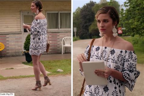 Alexis Schitt S Creek Wedding Dress Damion Emmons