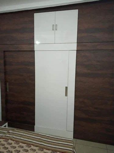 Plywood 3 Door Modular Wardrobe Without Mirror With Locker At Rs 1250