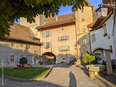 Morat murten et son lac village médiéval de la suisse architecture