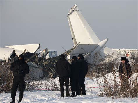 Un Avion S Crase Au D Collage Au Kazakhstan Morts Challenges