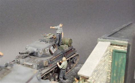 35011 GERMAN TANK REPAIR CREW Frank Glackin Miniart