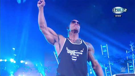 Entrada The Rock regresa a WWE WWE Day 1 Raw 01 01 2024 En Español