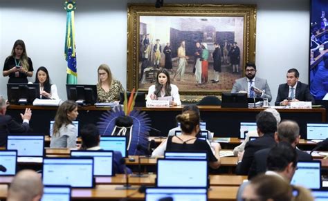 Comissão de Constituição e Justiça aprova parecer para manter prisão de