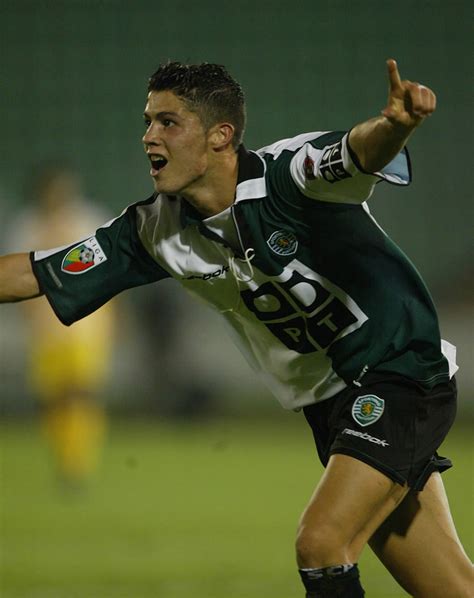 cristiano ronaldo marca presenca na homenagem  aurelio pereira