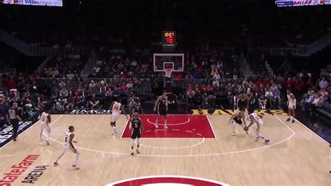 De Andre Hunter With An And One Vs The Milwaukee Bucks Yahoo Sports