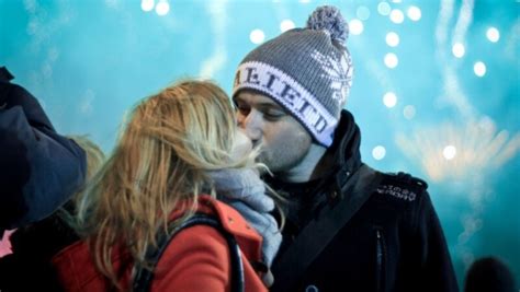 6 amazing kissing traditions from different parts of the world - Pictolic