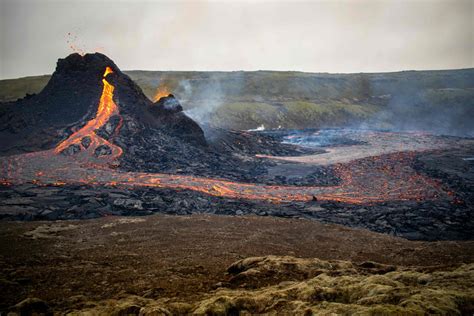 Watch: This drone footage of Icelandic volcano eruption will remind you ...