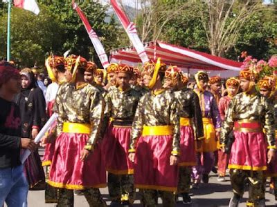 Ragam Adat Dan Etnis Hadir Dalam Perayaan Festival Budaya Dompu