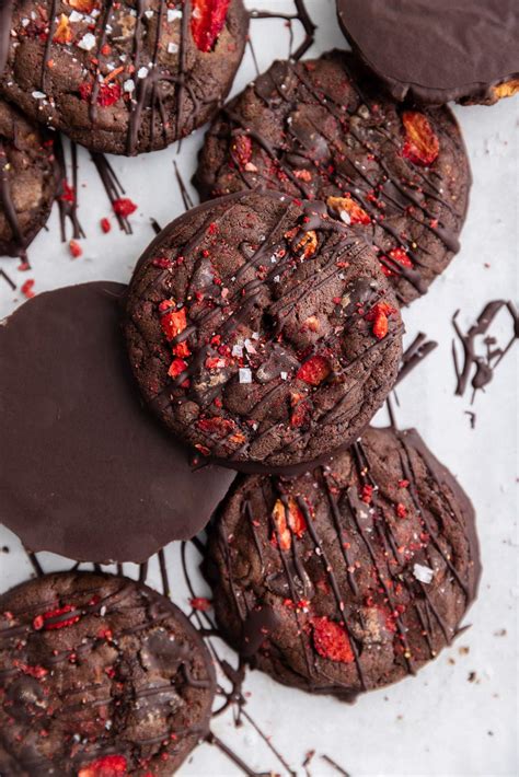 Chocolate Covered Strawberry Cookies Broma Bakery Karinokada