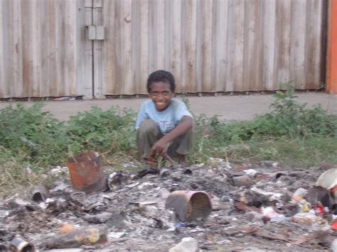 SUARA KEBENARAN: PEMULUNG ANAK PAPUA