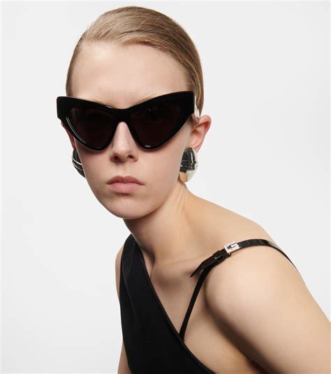 Cat Eye Sunglasses In Black Gucci Mytheresa