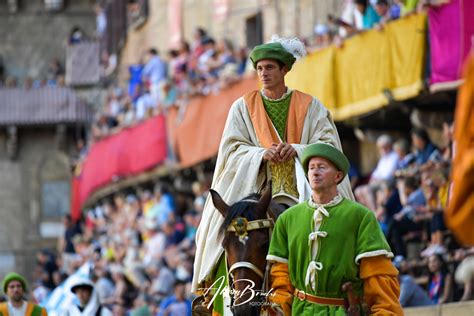 Palio Di Siena Del 2 Luglio 2023 Momenti Del Corteo Storico FOTO