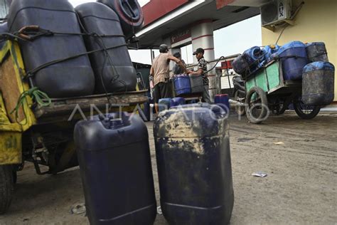 Pembangunan Spbu Khusus Nelayan Antara Foto