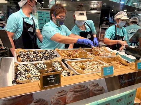 dibs cinnabon heres       world famous