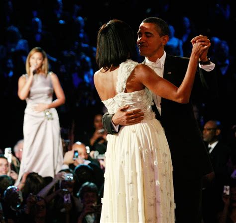 Photos of President Barack and Michelle Obama at the Inaugural Balls ...