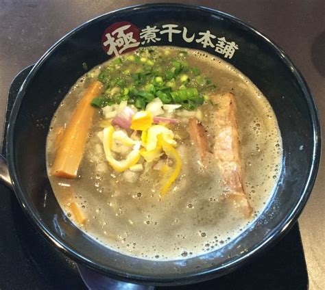 『極濃煮干し豚骨ラーメン 840円』極煮干し本舗 荒川沖店のレビュー ラーメンデータベース