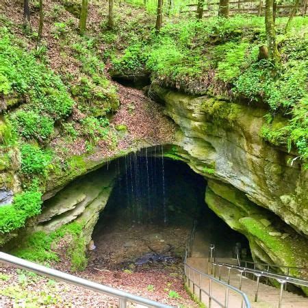 Historic entrance to mammoth cave picture of mammoth cave mammoth cave ...