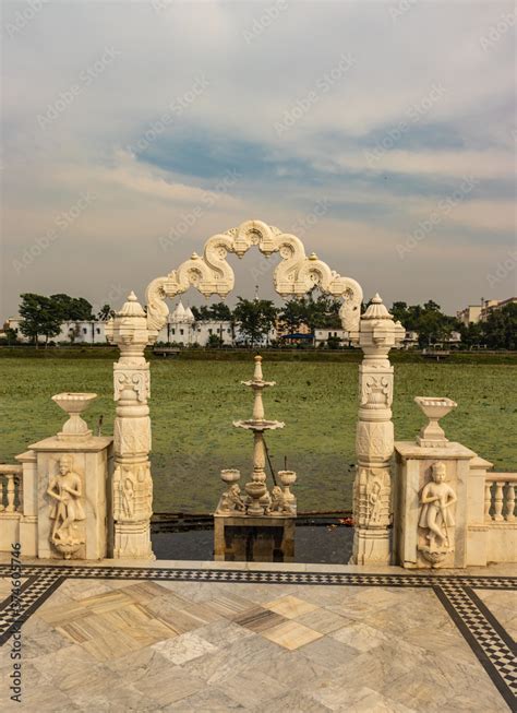 jal mandir pawapuri lord mahavir jain temple Stock Photo | Adobe Stock