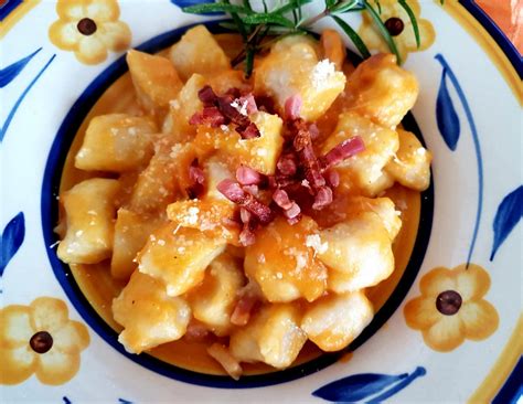 Gnocchi Con Crema Di Zucca E Speck Croccante Una Pizza Per Amica