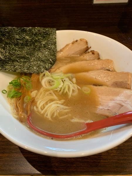 『豚骨醤油らーめん』らーめん 也のレビュー ラーメンデータベース