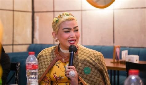 Potret Syarifah Suraidah Saat Open House Lebaran Bersama Ribuan