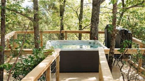 13 Best Gatlinburg Treehouse Cabins With Hot Tub 2024 Top Treehouses