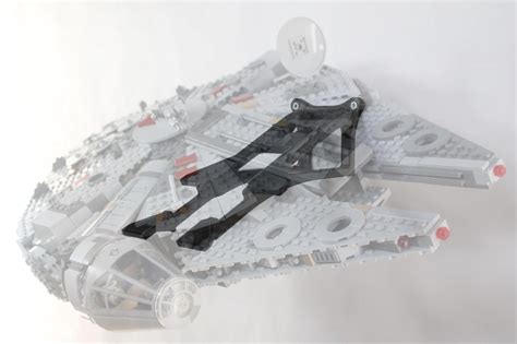 Wall Mount For Lego® Star Wars™ Millennium Falcon™ Hox3d