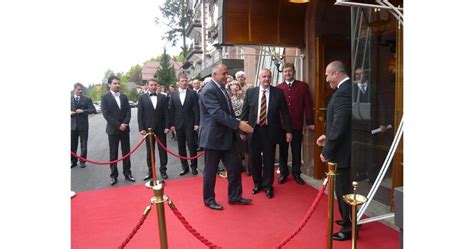“Стани, стани, юнак балкански” за Бойко в Германия
