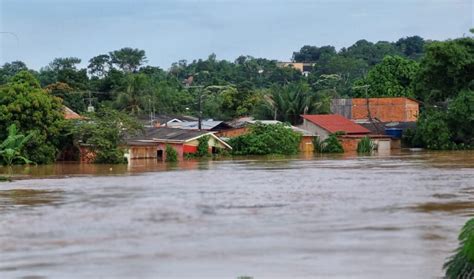 Efectos De Las Lluvias Obligan A Suspender Clases En Escuelas De Tres