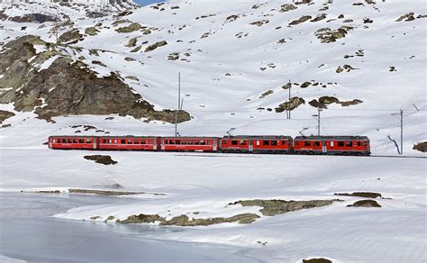 Abe Iii Der Rhb Zwischen Ospizio Bernina Und Alp Gr M