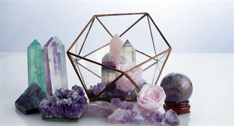 10 Powerful Healing Gemstones Everyone Should Own