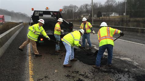 Its Pothole Season Tdot Working To Repair Damaged Areas Bbbtv