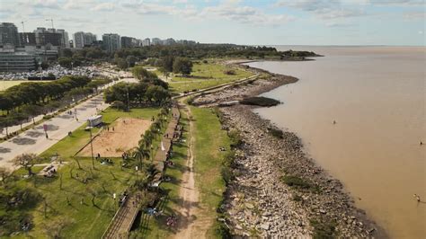 V Deo De Arquivo Premium Vista A Rea Da Margem Do Rio La Plata Na