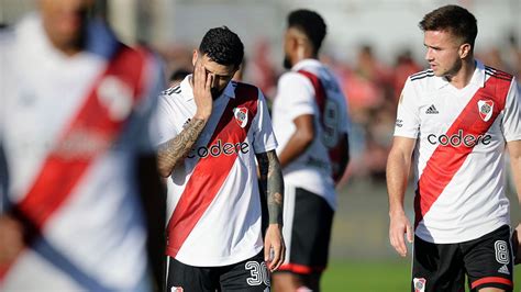 River con algunos suplentes cayó ante Barracas Central y no pudo