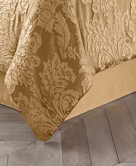 Five Queens Court Colonial Comforter Set King Macy S Gold