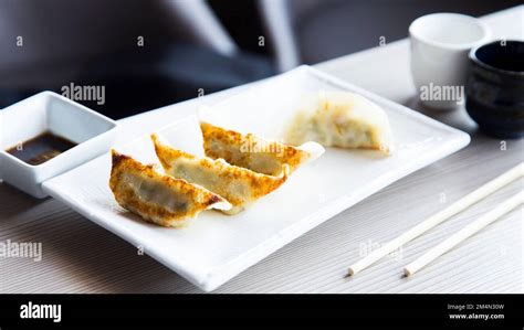 Gyozas albóndigas japonesas Las gyozas tradicionales están llenas de