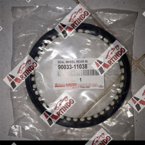 Oil Seal Roda Belakang Dalam Dyna Ht125 Hino Dutro 130ht Ht130 Lazada