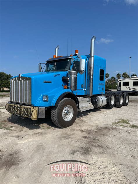 Kenworth T800 Wide Hood Trucks For Sale