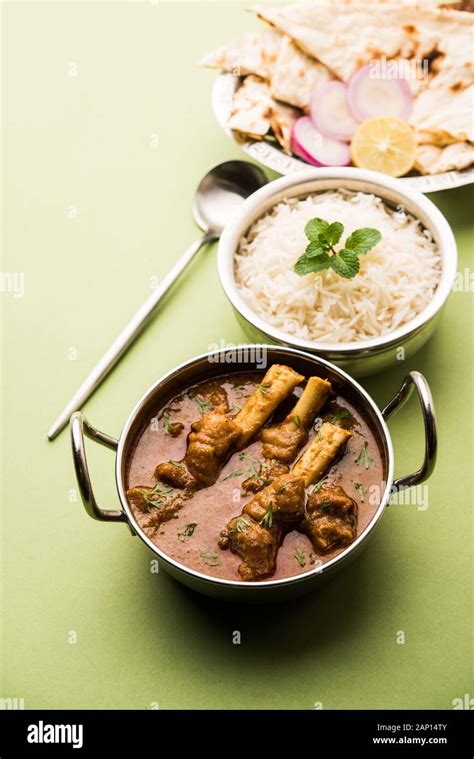 Hyderabadi Mutton Paya Nehari Nazari Or Nihari Masala Served With