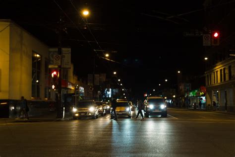 Blinding headlights dazzle Vancouver drivers | TheThunderbird.ca