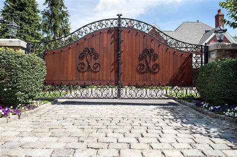 Decorate Your Garden Front Way with Most Beautiful Wooden Gate