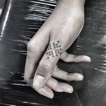 Tiny Dot Tattoos On Fingers Tattoogrid Net