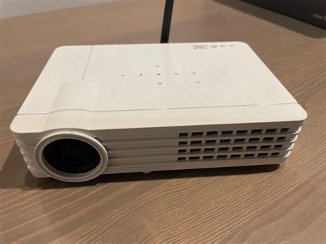 Projektor DLP 4K Wi-Fi razem z ekranem sufitowym Kraków Stare Miasto ...