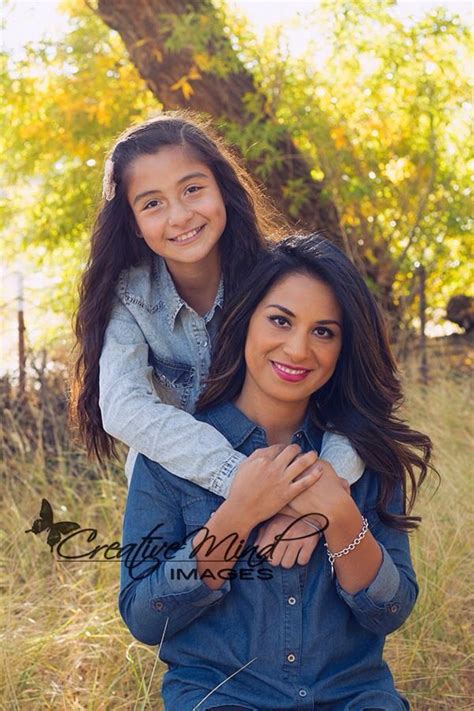 Fall Momdaugther Picture Mother Daughter Pictures Mother Daughter Photography Poses Mom