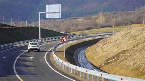 VIDEO FOTO Se circulă în sfârșit pe primul lot al autostrăzii dintre