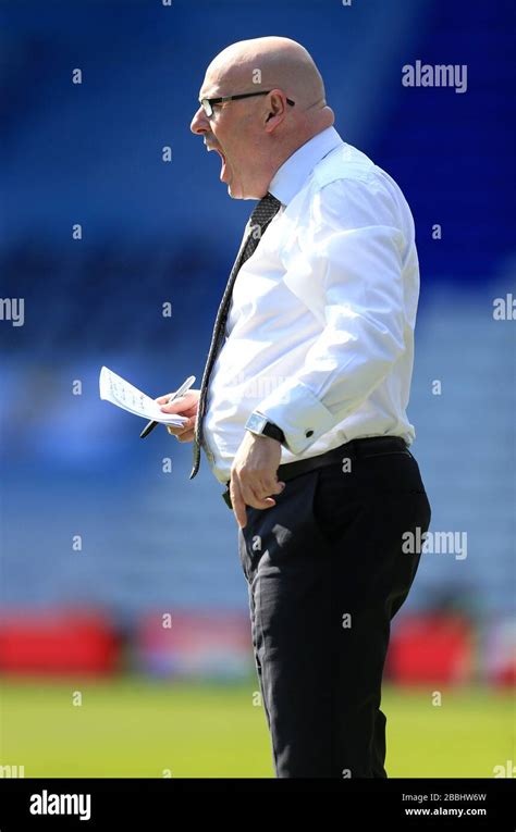 leeds united manager brian mcdermott shouts   touchline stock