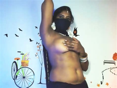 Tamil Girl Paid Nude Saree Show Boobs Showing Kissing Moaning And Fingering Show Gurl